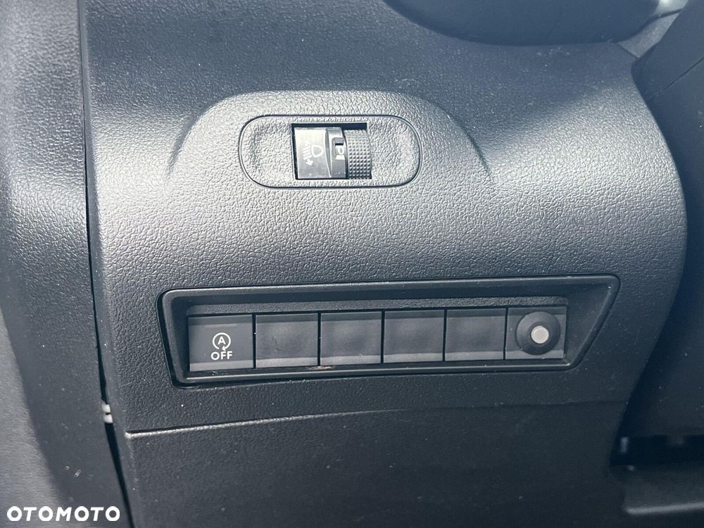 Toyota proace-city . - 13