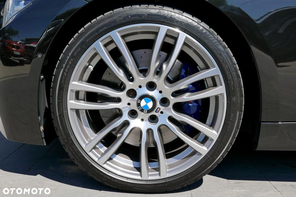 BMW Seria 3 330i M Sport - 17