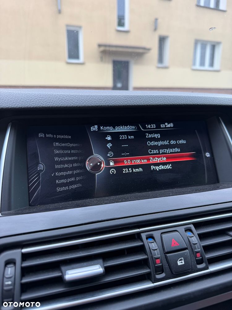 BMW Seria 5 525d xDrive - 22