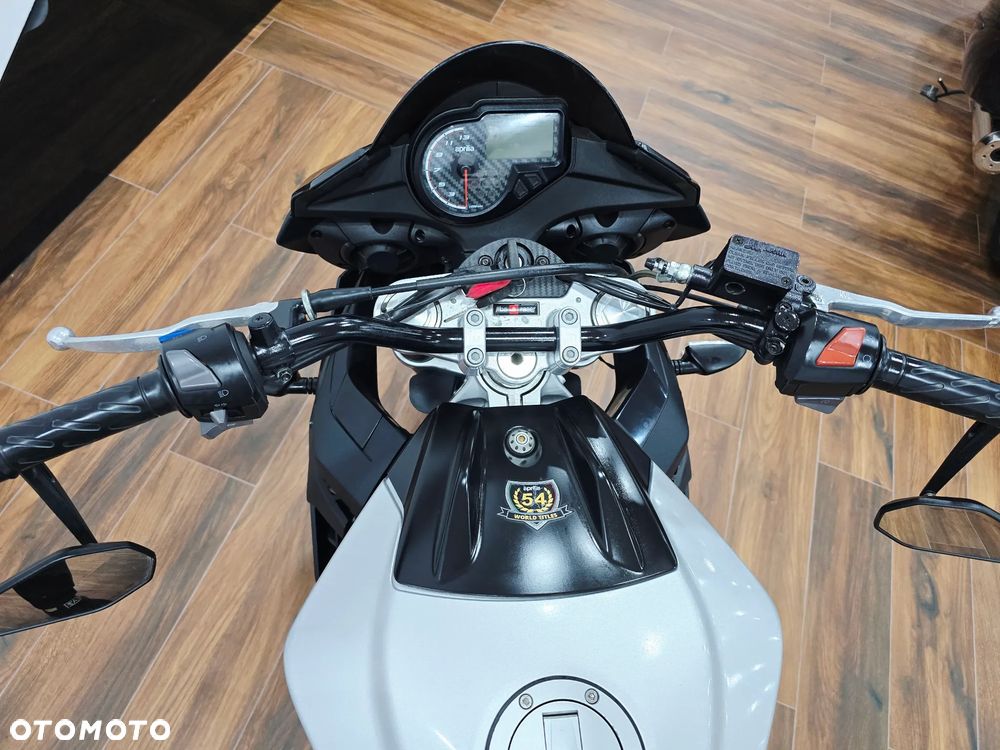 Aprilia Tuono - 16