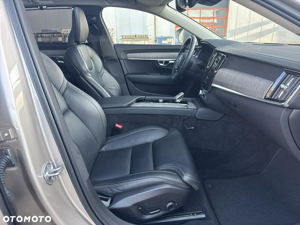 Volvo V90 Cross Country B5 D AWD Pro - 21