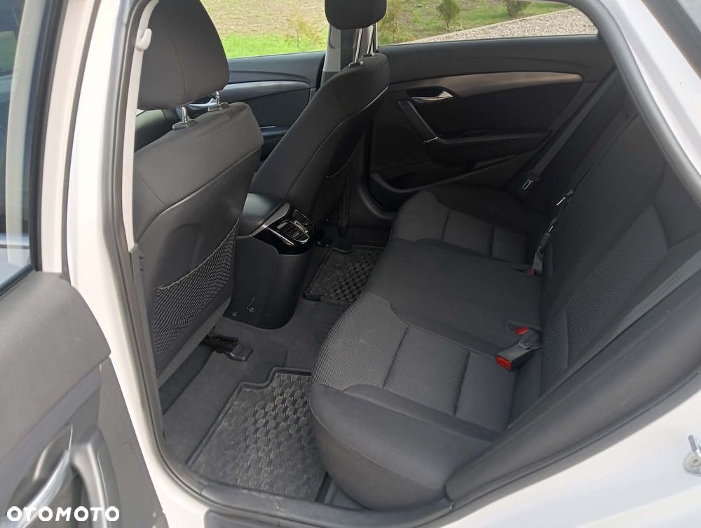 Hyundai i40 1.6 GDI Comfort + - 11