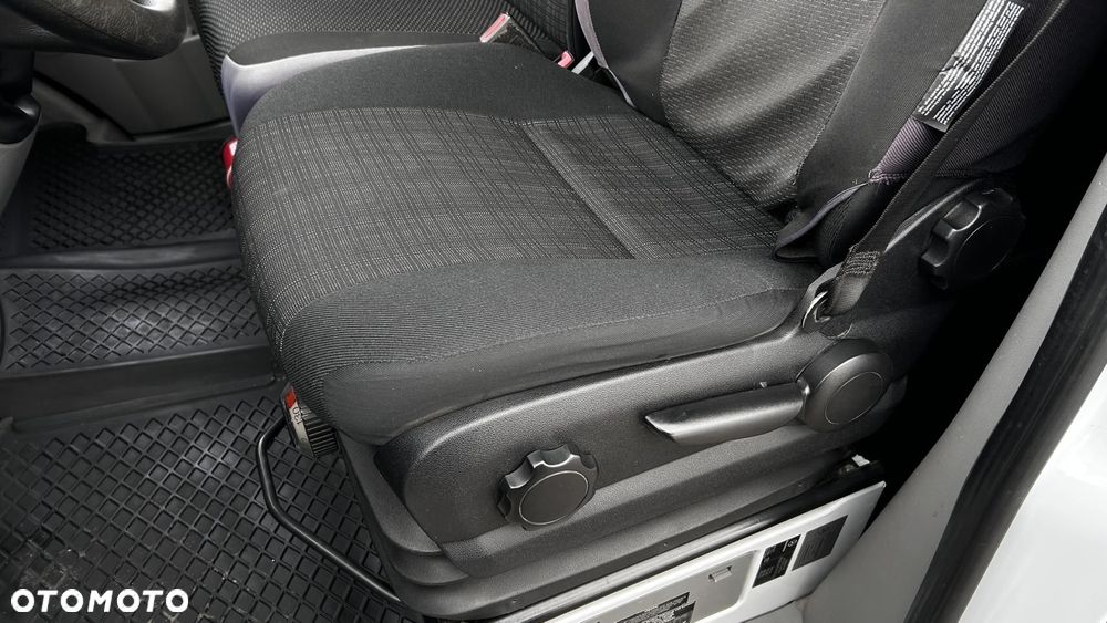 Mercedes-Benz Sprinter - 13