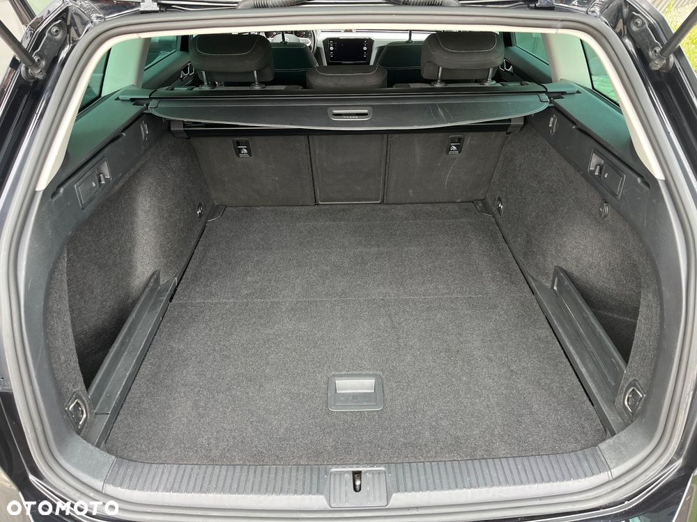 Volkswagen Passat - 27