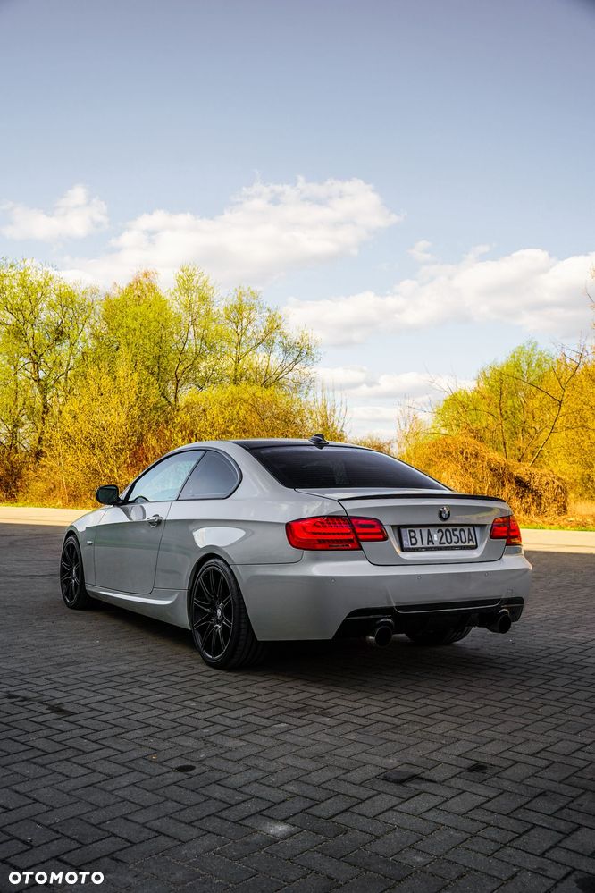 BMW Seria 3 320d DPF M Sport Edition - 16