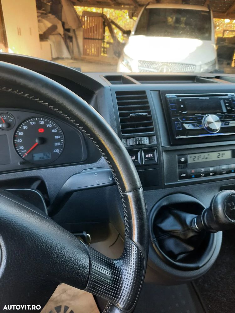 Volkswagen Caravelle - 5