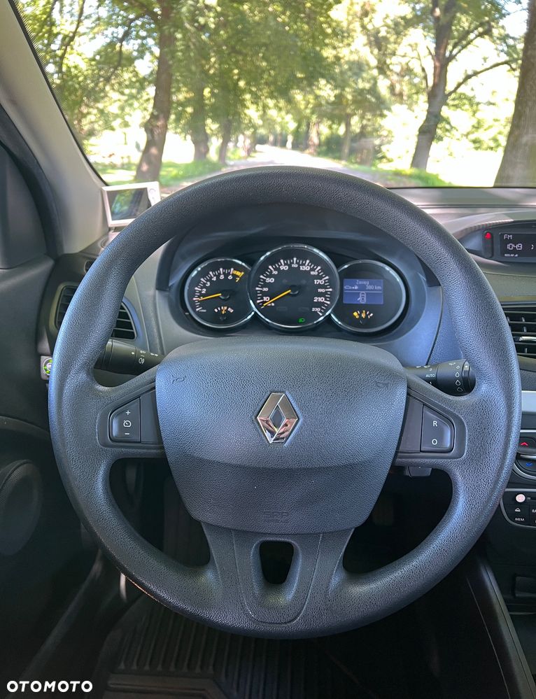 Renault Fluence 1.6 16V Expression - 13