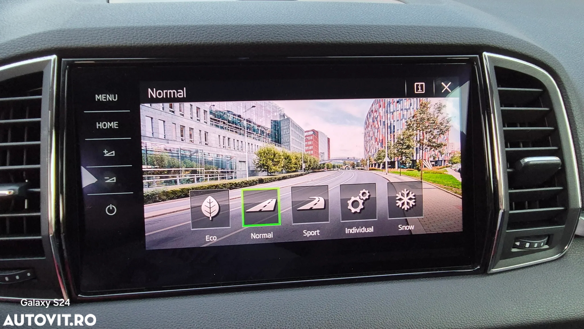 Skoda Karoq 2.0 TDI SCR 4x4 DSG Style - 25