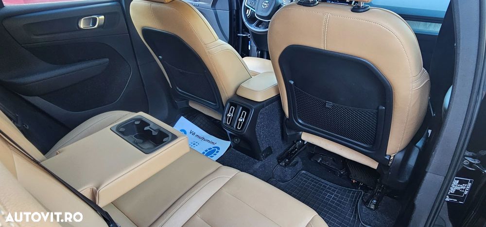 VOLVO XC40 2020 — imagine 35