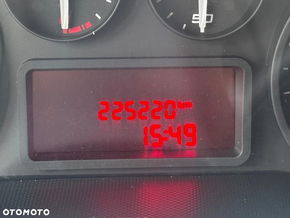Iveco Daily 35C14 Kontener 8 Palet z windą - 12