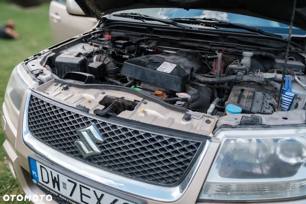 Suzuki Grand Vitara 2.0 De Luxe - 19