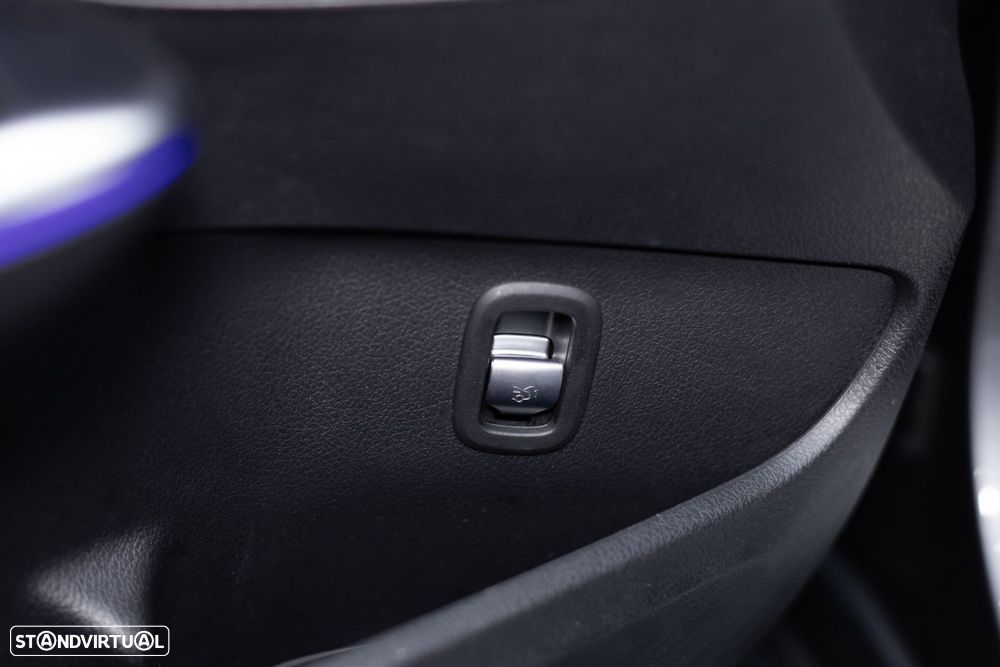 Mercedes-Benz C 300 e AMG Line - 31