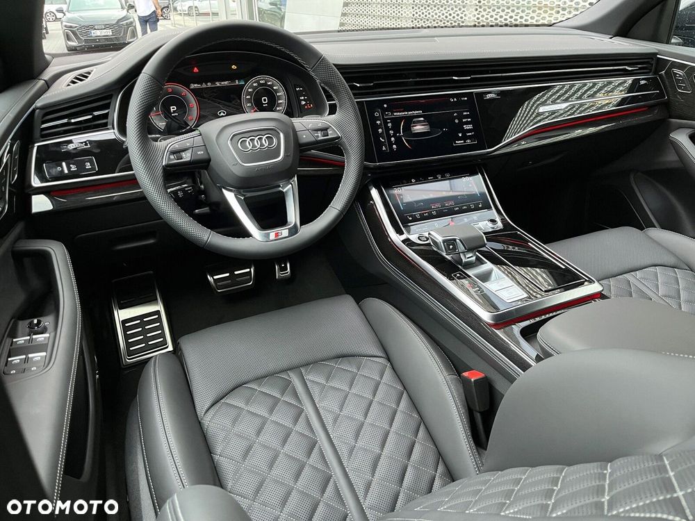 Audi Q8 - 16