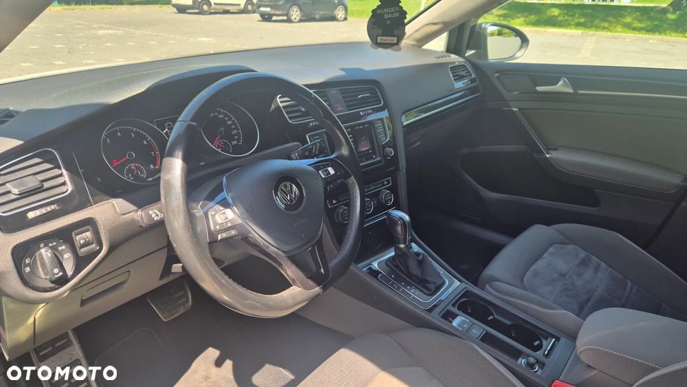 Volkswagen Golf - 11