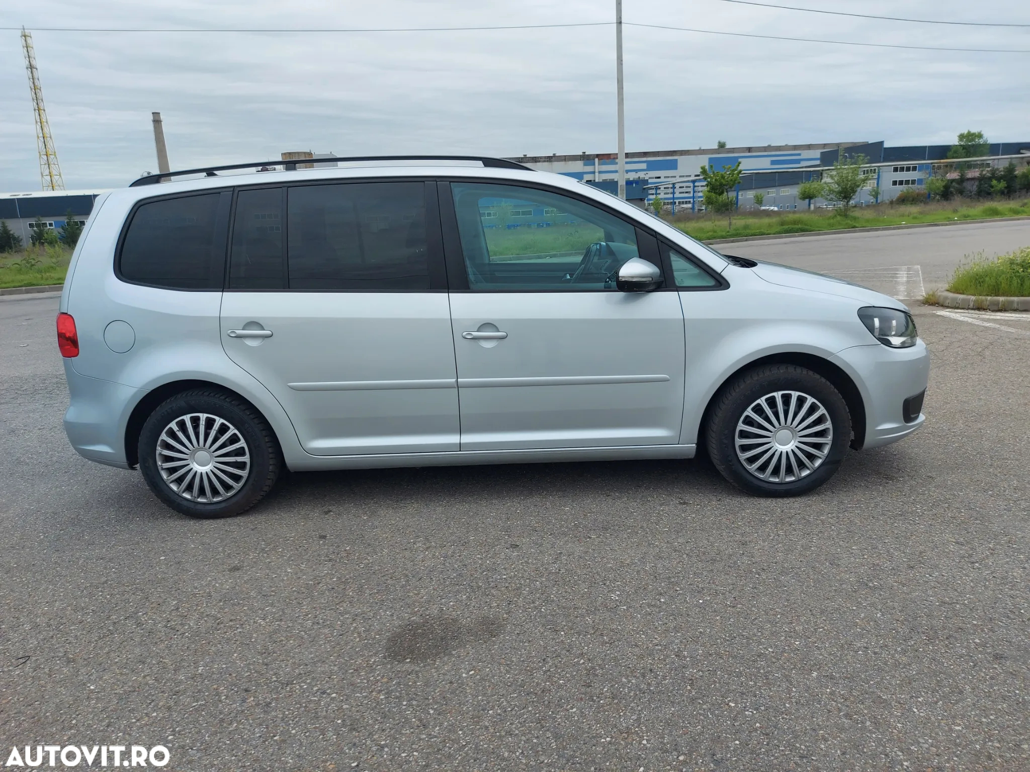 Volkswagen Touran - 2