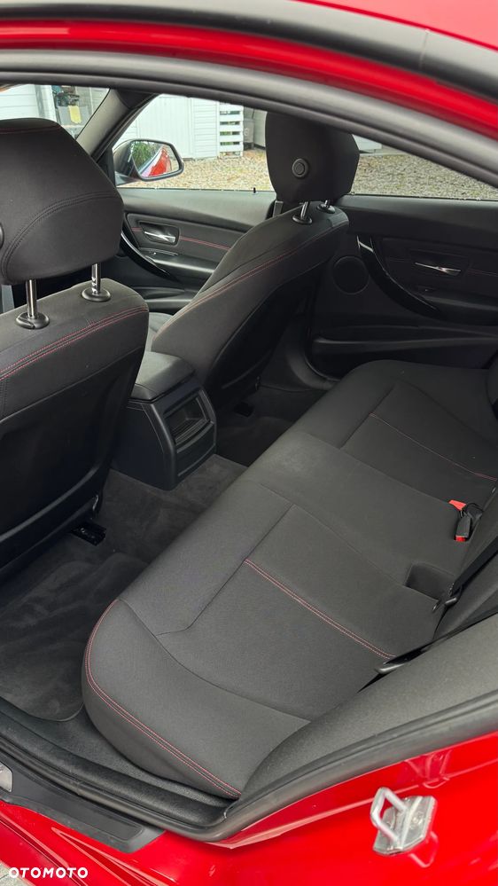 BMW Seria 3 320i Sport Line - 11