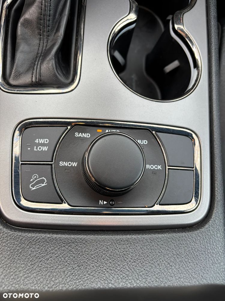 Jeep Grand Cherokee - 18