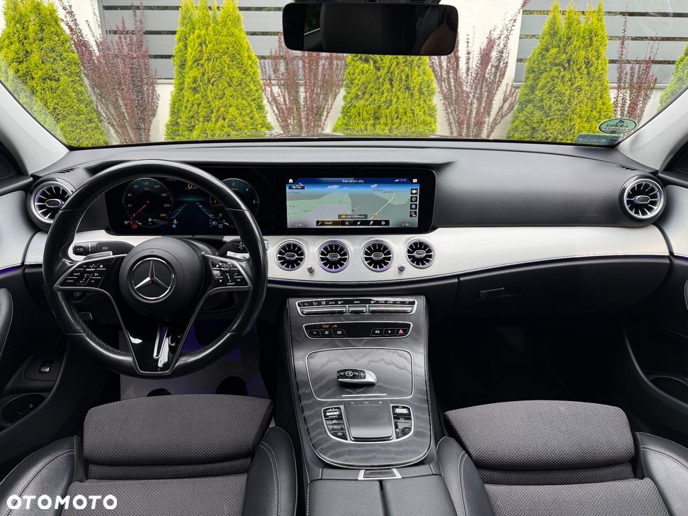 Mercedes-Benz Klasa E 220 d 4-Matic 9G-TRONIC - 21