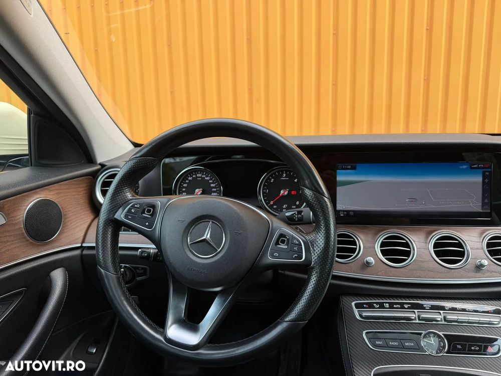 Mercedes-Benz E - 18