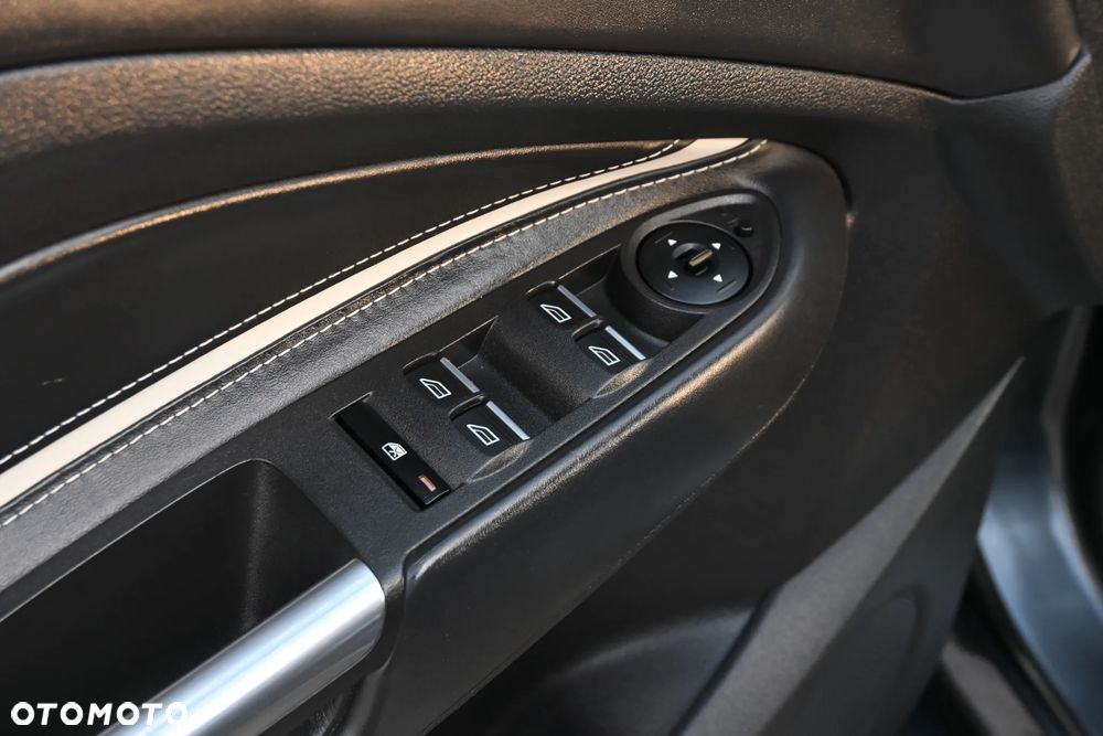 Ford Kuga 2.0 TDCi 4x4 Vignale - 25