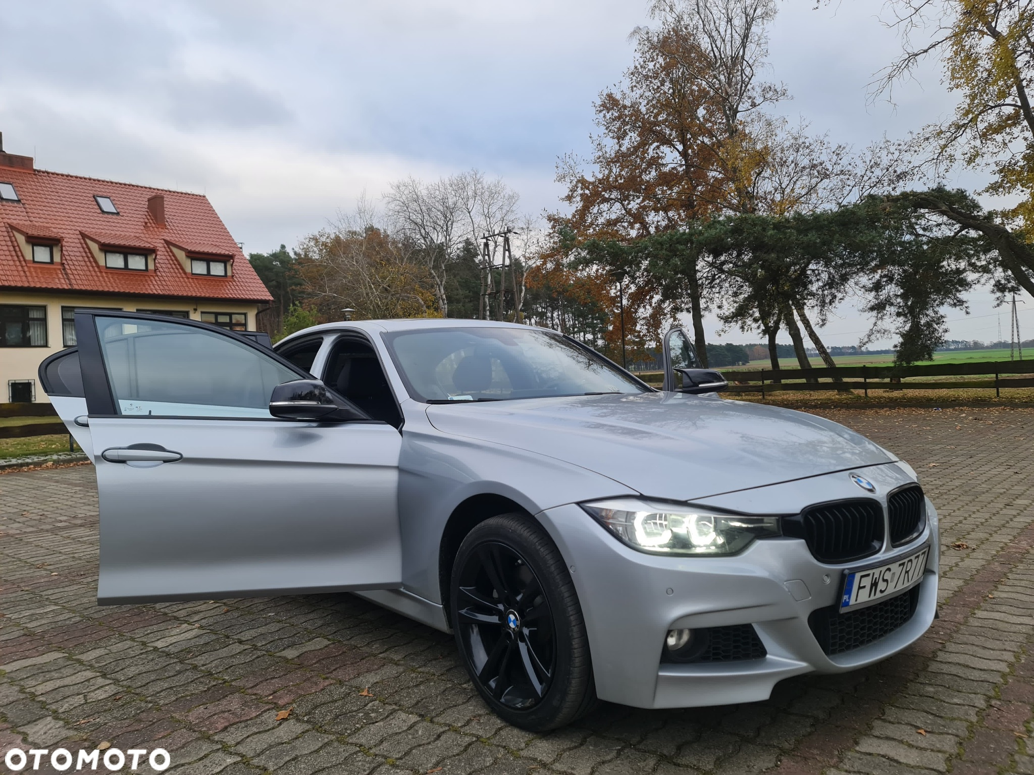 BMW Seria 3 330i - 9