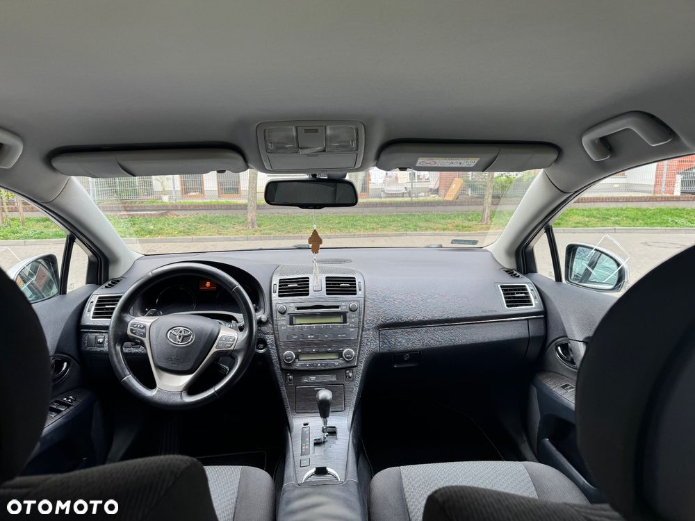 Toyota Avensis 2.0 Sol EU5 MS - 6