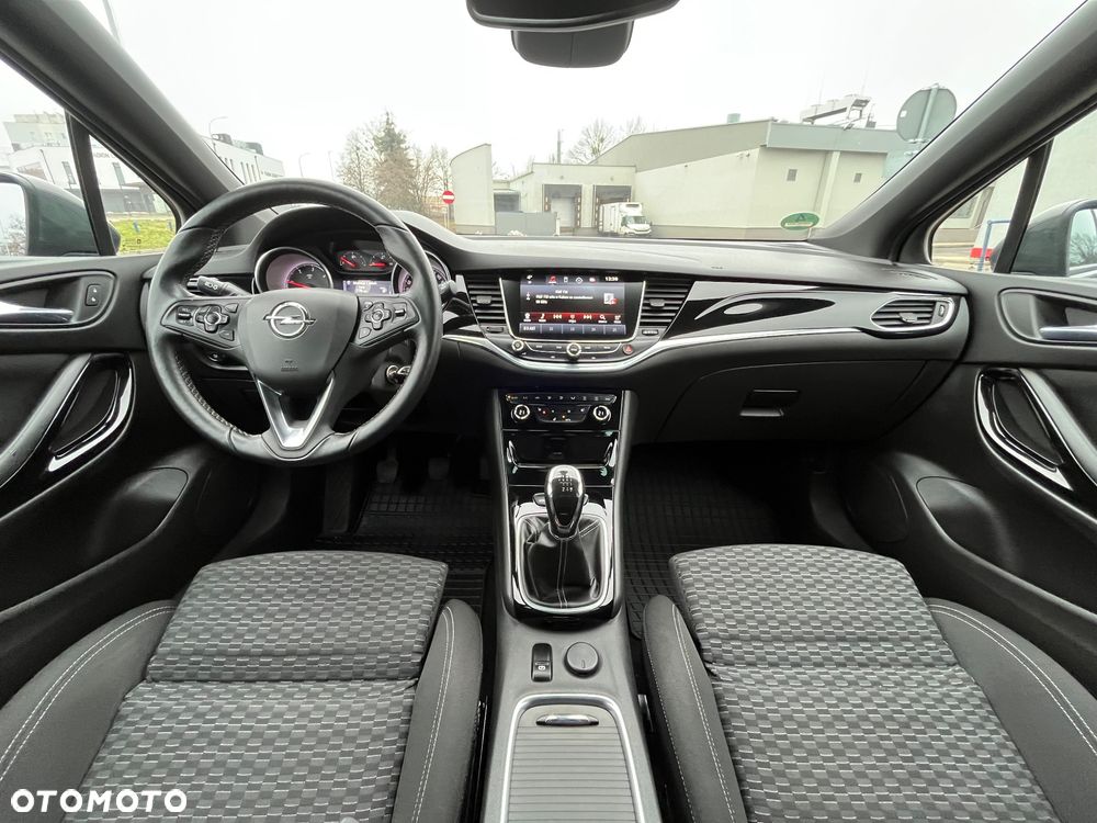 Opel Astra 1.6 D (CDTI) Start/Stop Dynamic - 12