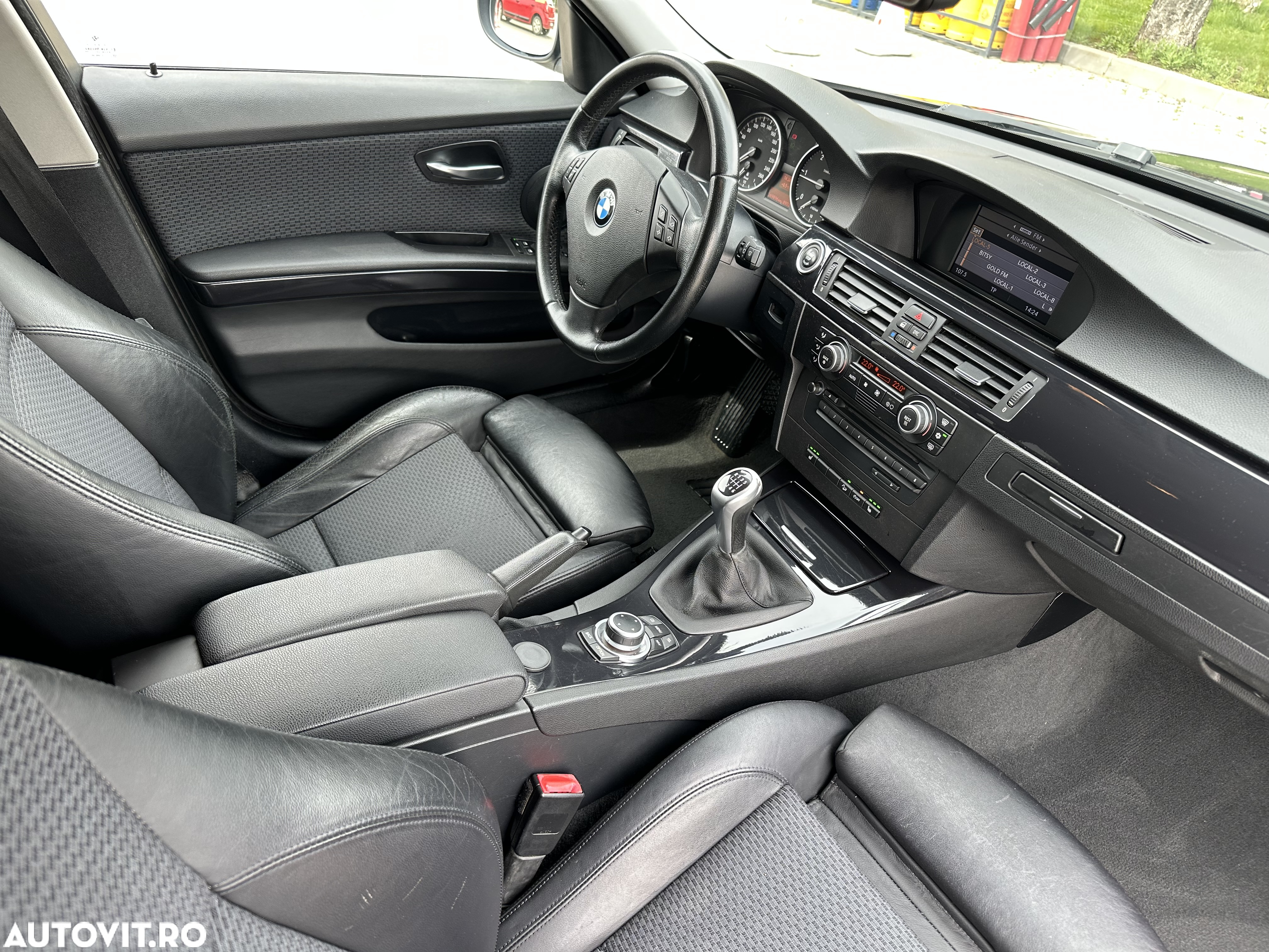 BMW Seria 3 320d xDrive DPF Touring - 8