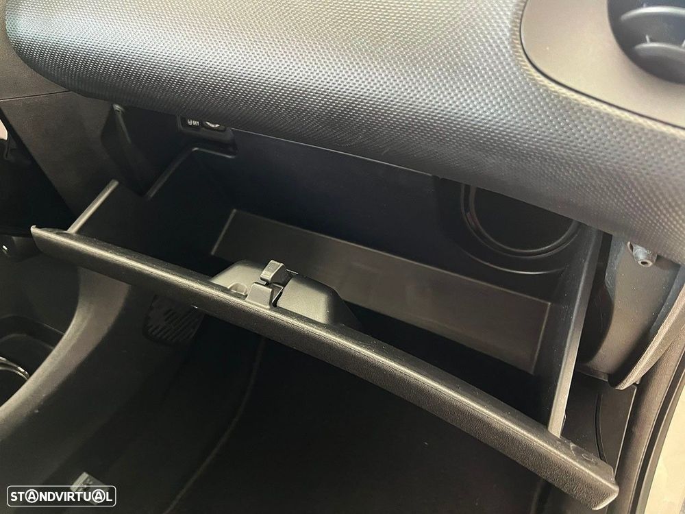 Citroën C1 1.0 VTi Feel S&S - 18