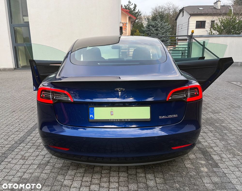 Tesla Model 3 - 7