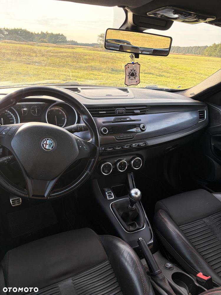Alfa Romeo Giulietta 2.0 JTDM Distinctive - 8