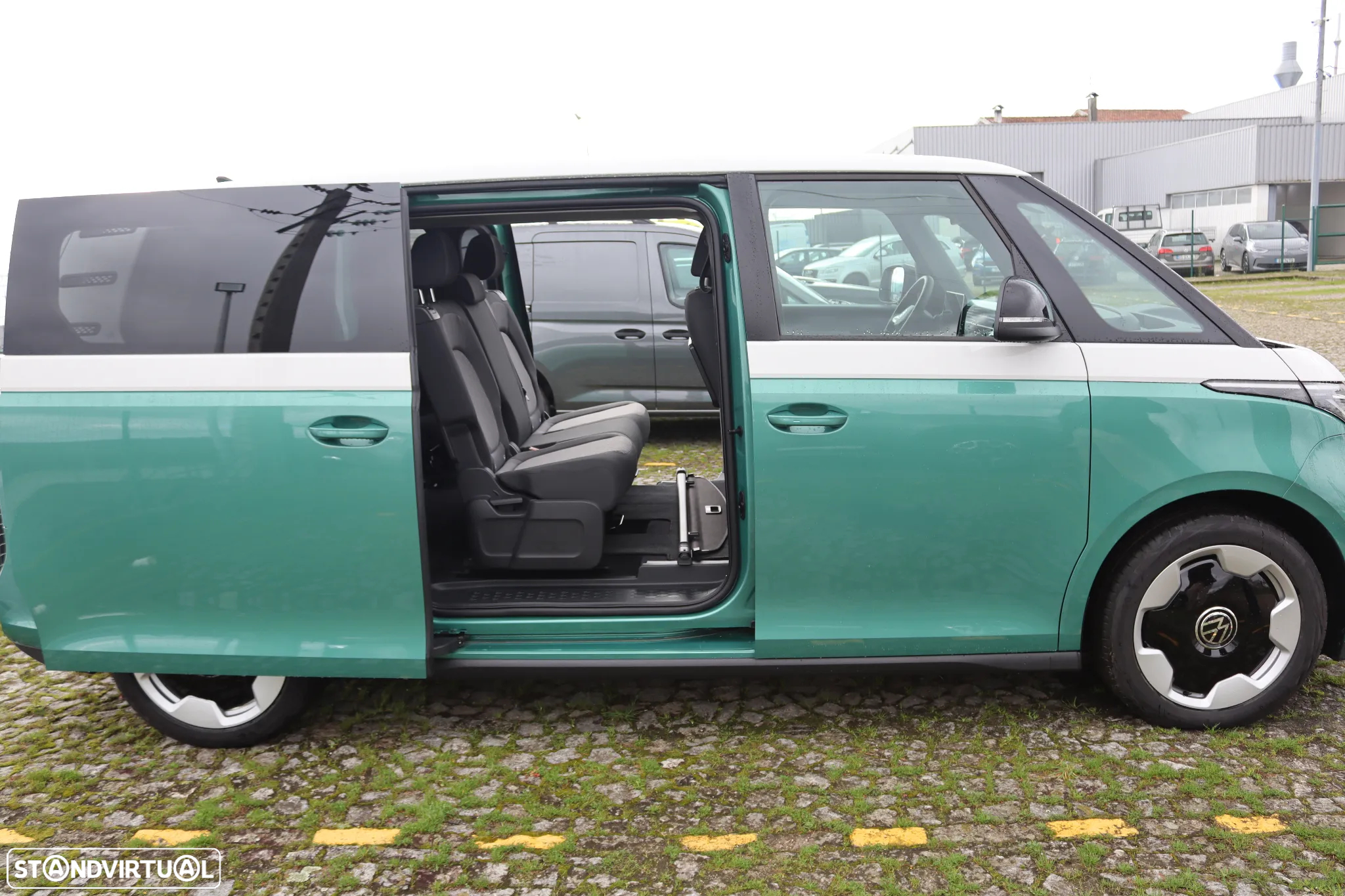 VW ID.Buzz 91 kWh Pro - 25