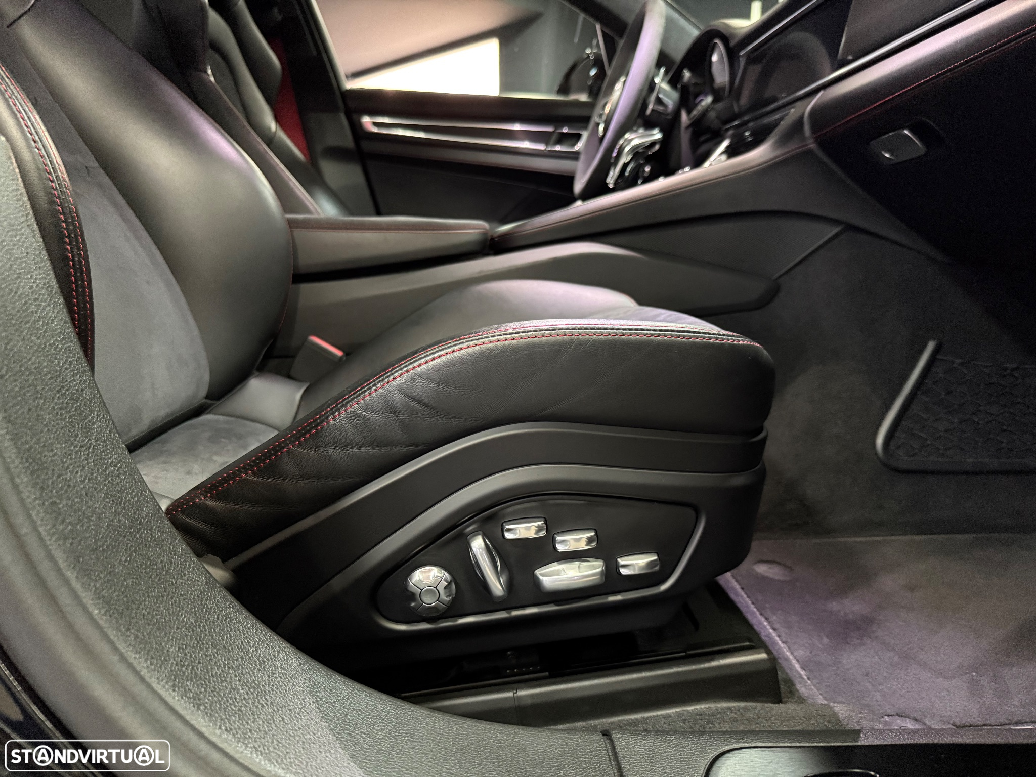 Porsche Panamera Sport Turismo GTS - 11