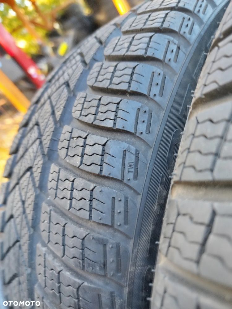 225/40R19 93H Pirelli Sottzero 3 2x99% bieżnika - 9