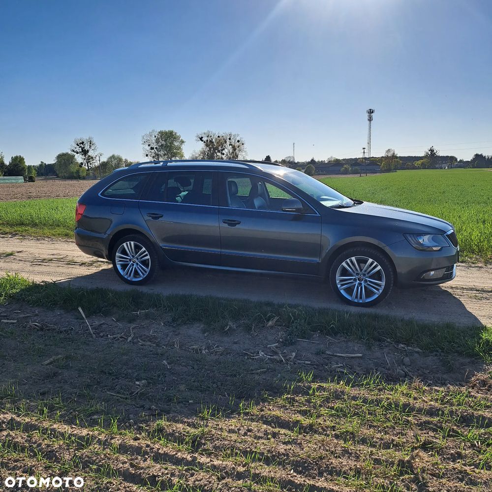 Skoda Superb 2.0 TDI 4x4 Platinum DSG - 4