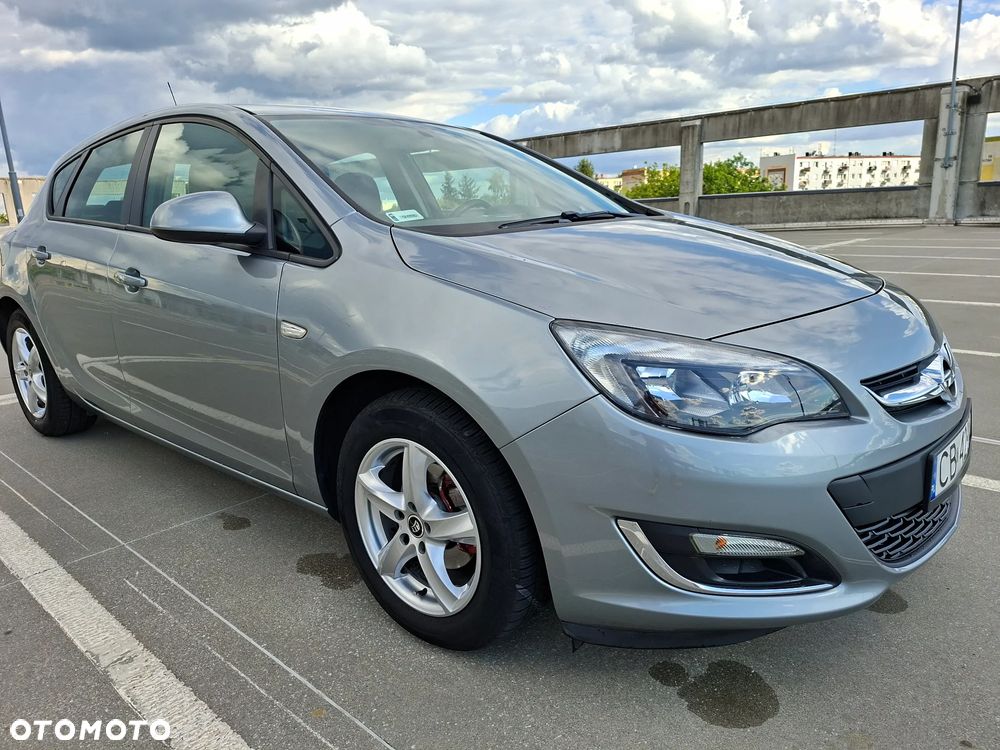 Opel Astra 1.4 Essentia - 12