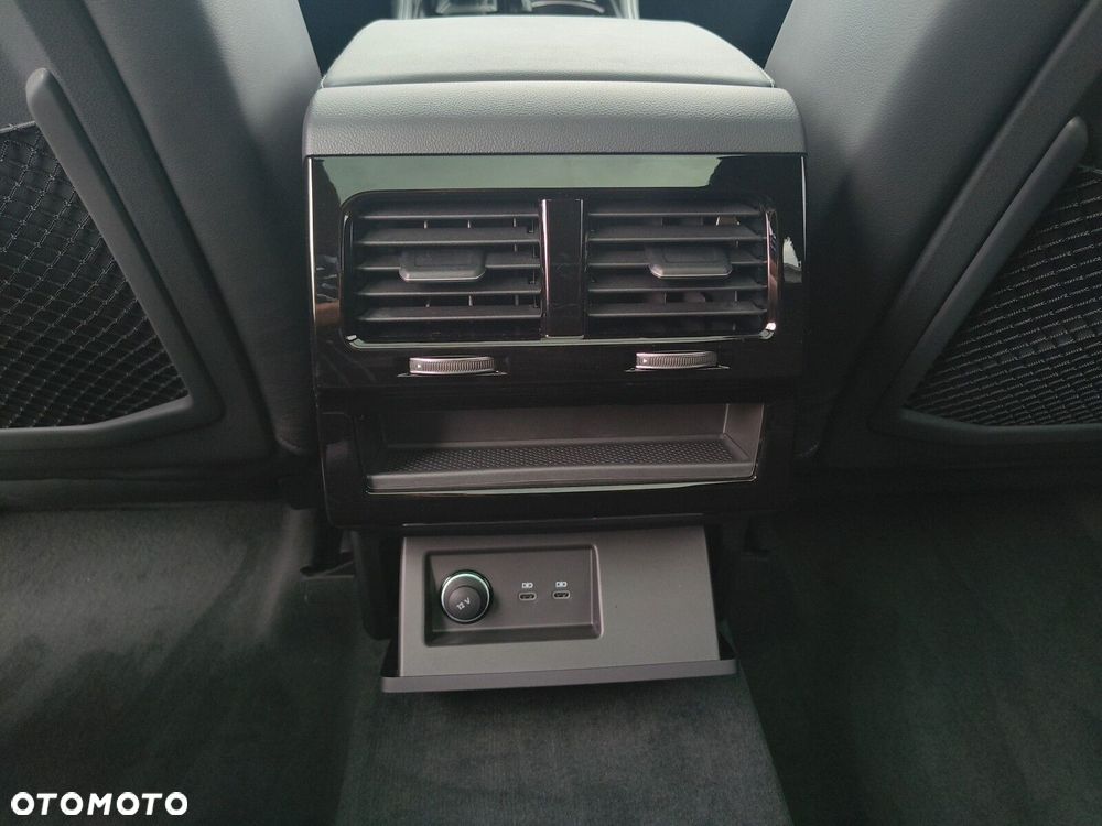 Volkswagen Touareg 3.0 V6 TDI 4Motion R-Line Final Edition - 18