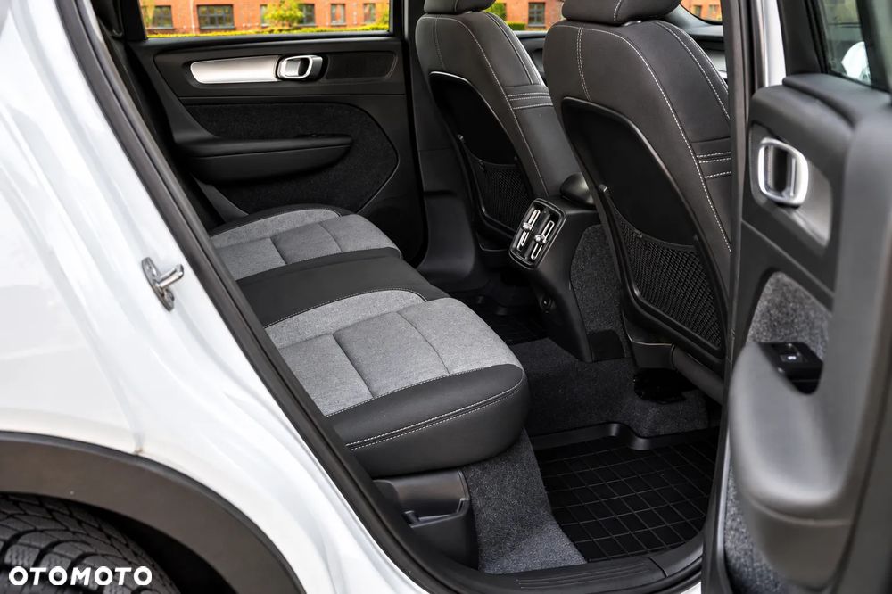 Volvo XC 40 T3 Momentum Pro - 31