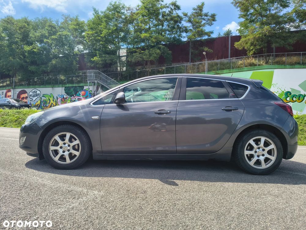 Opel Astra 2.0 CDTI Cosmo - 3