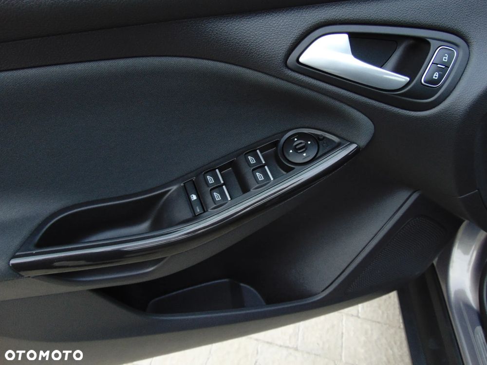 Ford Focus 1.0 EcoBoost Titanium - 23
