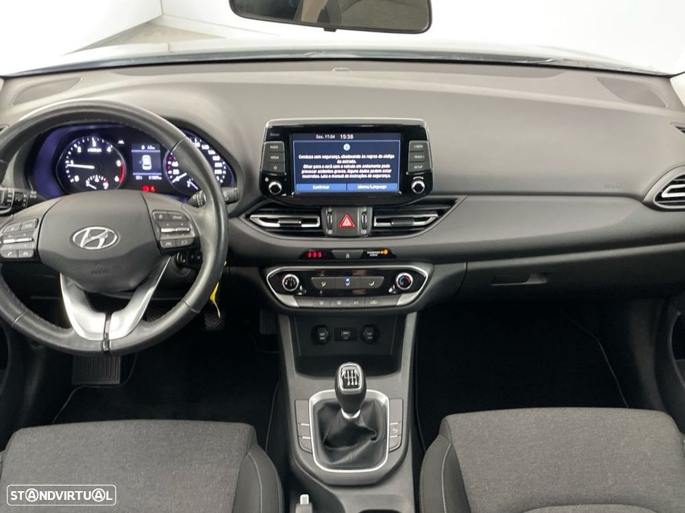 Hyundai i30 1.6 CRDI STyle — fotografia 10