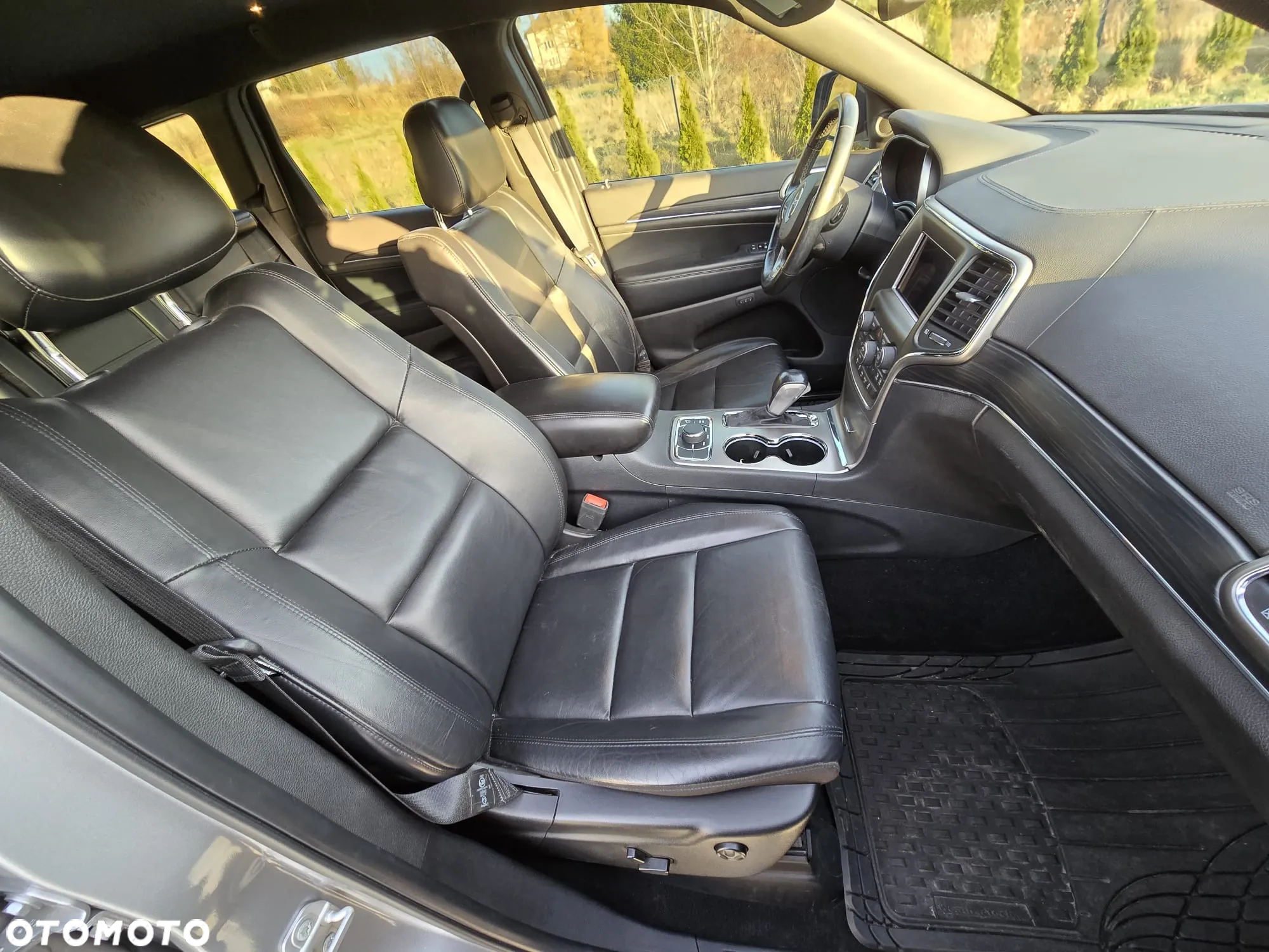 Jeep Grand Cherokee - 17