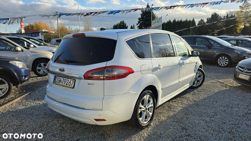 Ford S-Max - 11