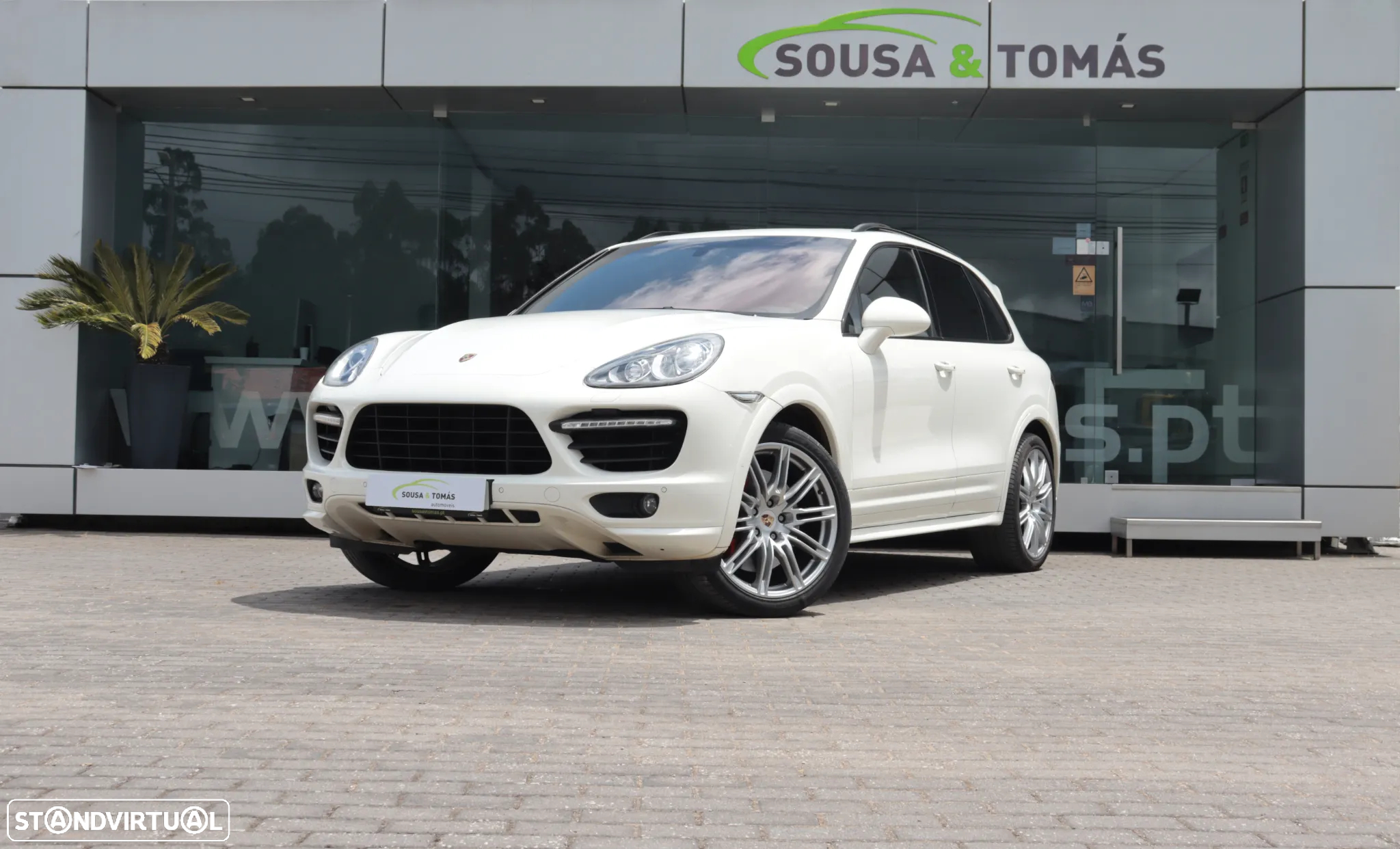 Porsche Cayenne Turbo - 2