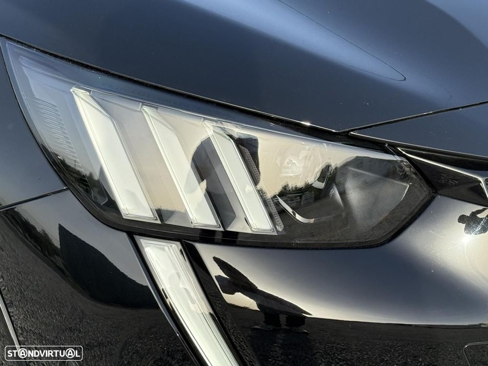 Peugeot e-208 GT - 7