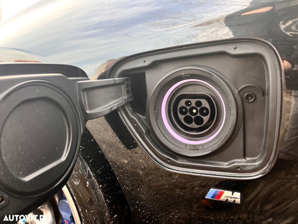 BMW Seria 3 330e iPerformance M Sport - 11