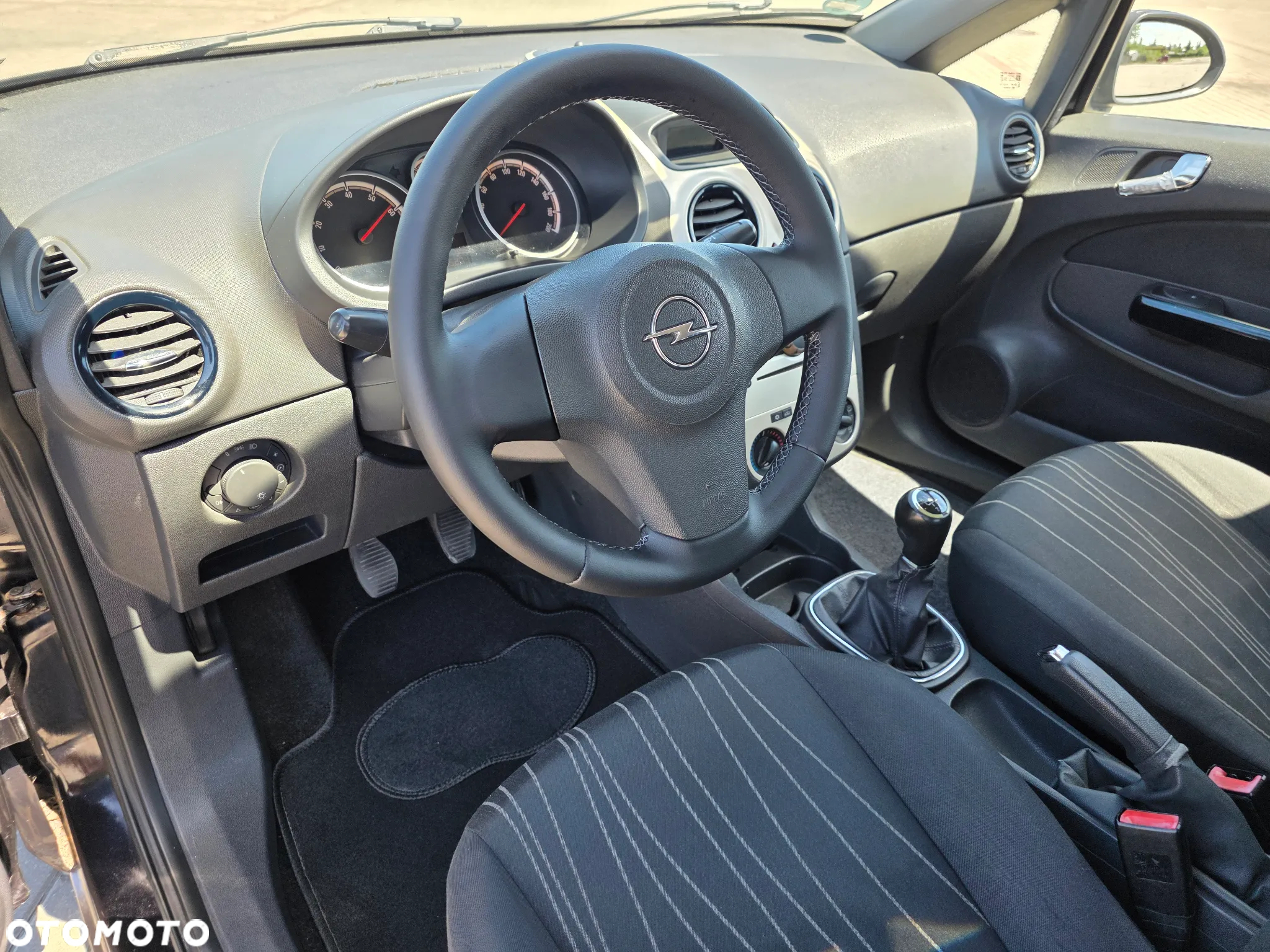 Opel Corsa 1.2 16V Cosmo - 18