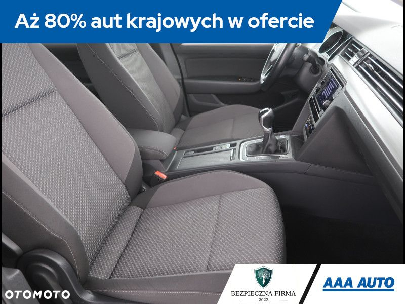 Volkswagen Passat - 10