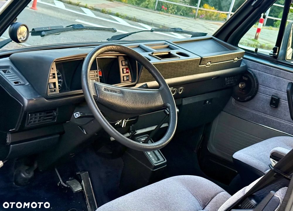 Volkswagen Transporter - 10