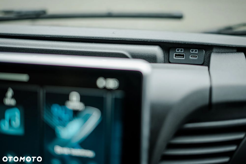 Iveco Daily 35S18HA8 V H2 Furgon Automat 3.0 od ręki - 33